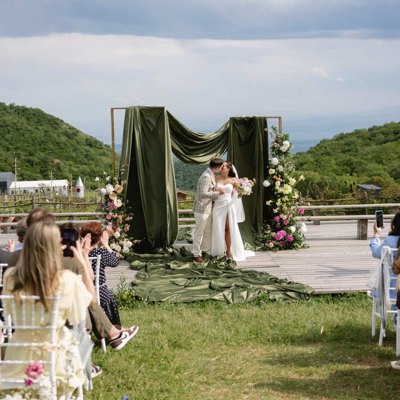 A vineyard wedding in Georgia with 20 guests